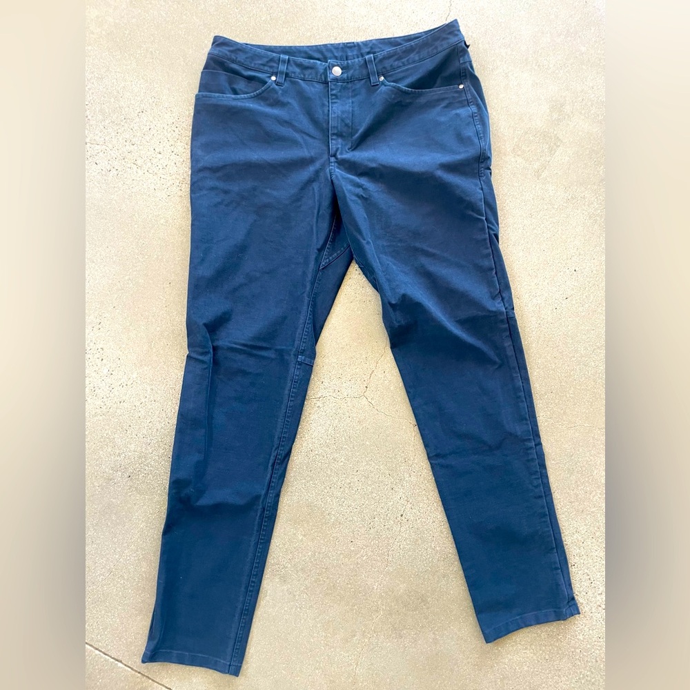 Lululemon | ABC Slim-Fit 5 Pocket Pant 34"L 
Utilitech